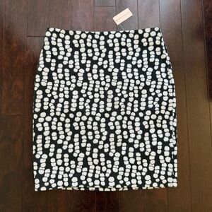 Ann Taylor Factory NWT Womens Skirt Sz 6P Black White Floral Knee Length Pencil